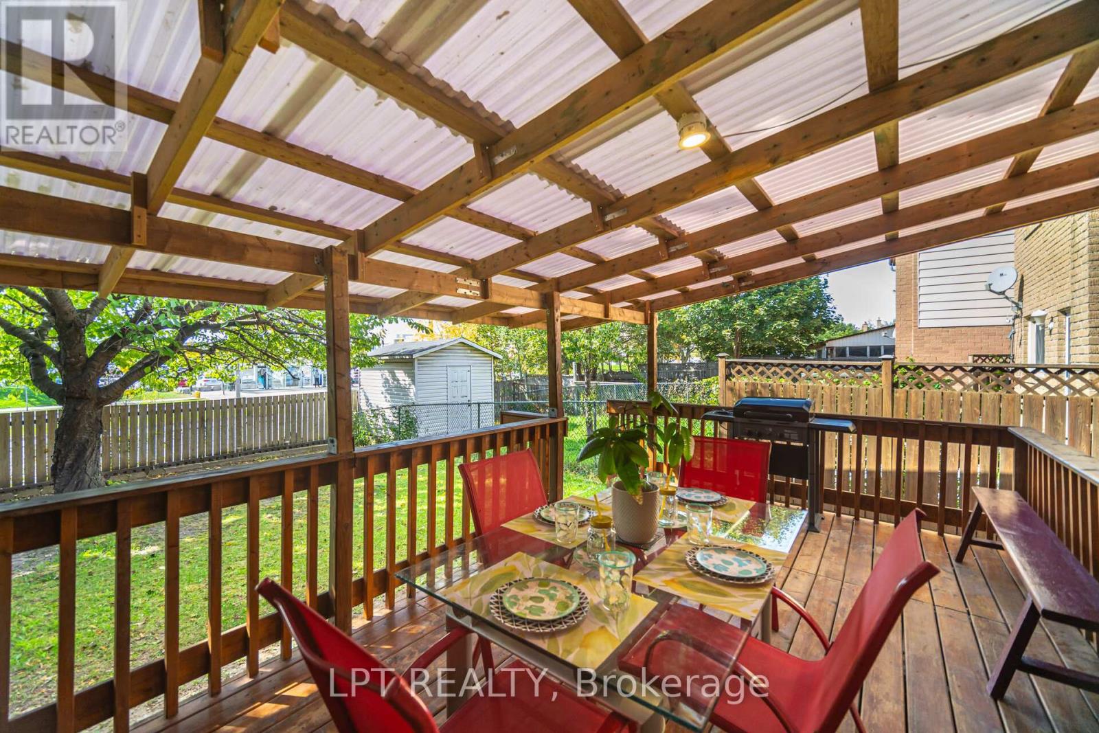 27 Woodsview Avenue, Toronto, Ontario  M9W 6B9 - Photo 32 - W12455576