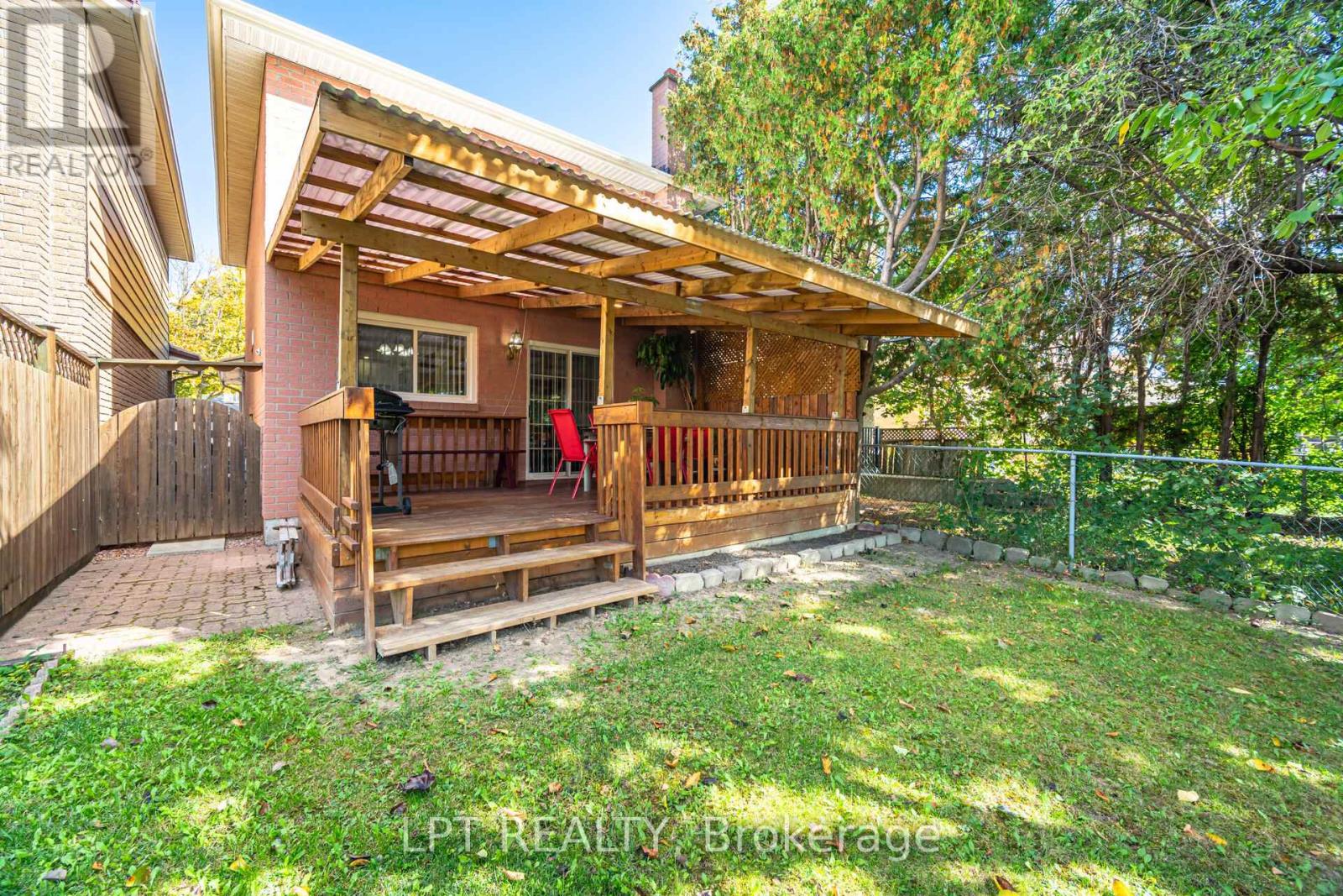 27 Woodsview Avenue, Toronto, Ontario  M9W 6B9 - Photo 33 - W12455576