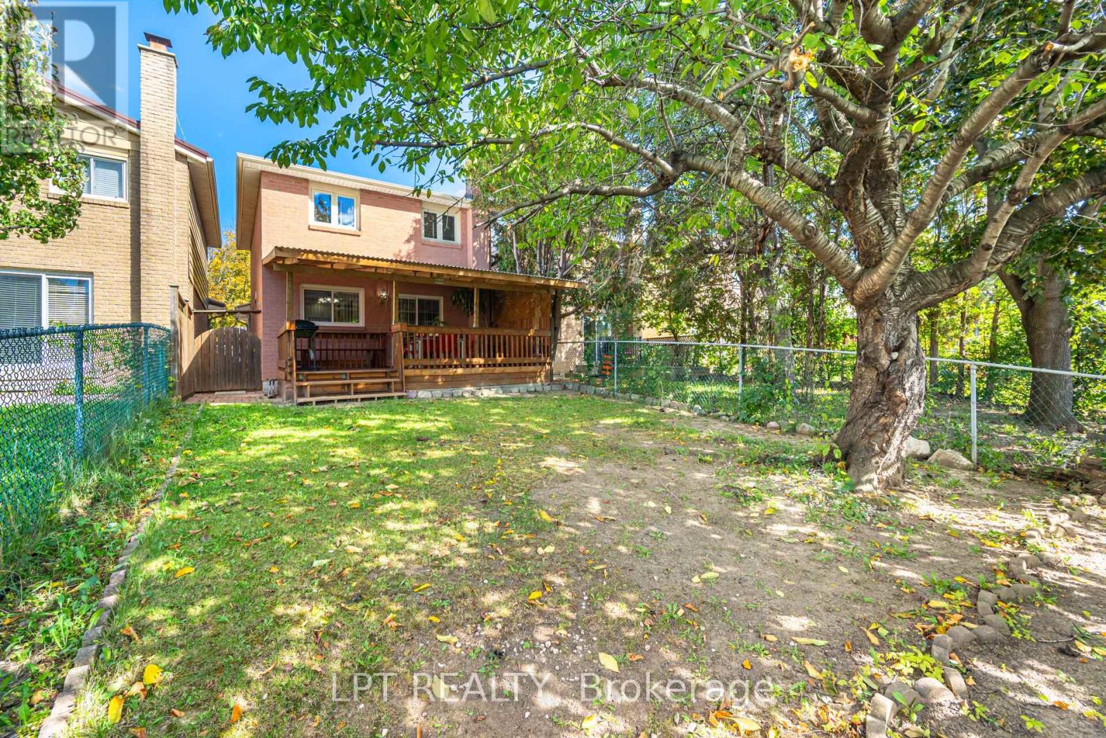27 Woodsview Avenue, Toronto, Ontario  M9W 6B9 - Photo 36 - W12455576