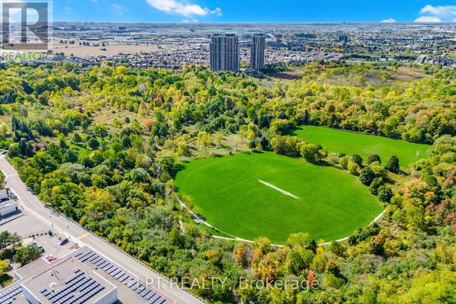 27 Woodsview Avenue, Toronto, Ontario  M9W 6B9 - Photo 38 - W12455576