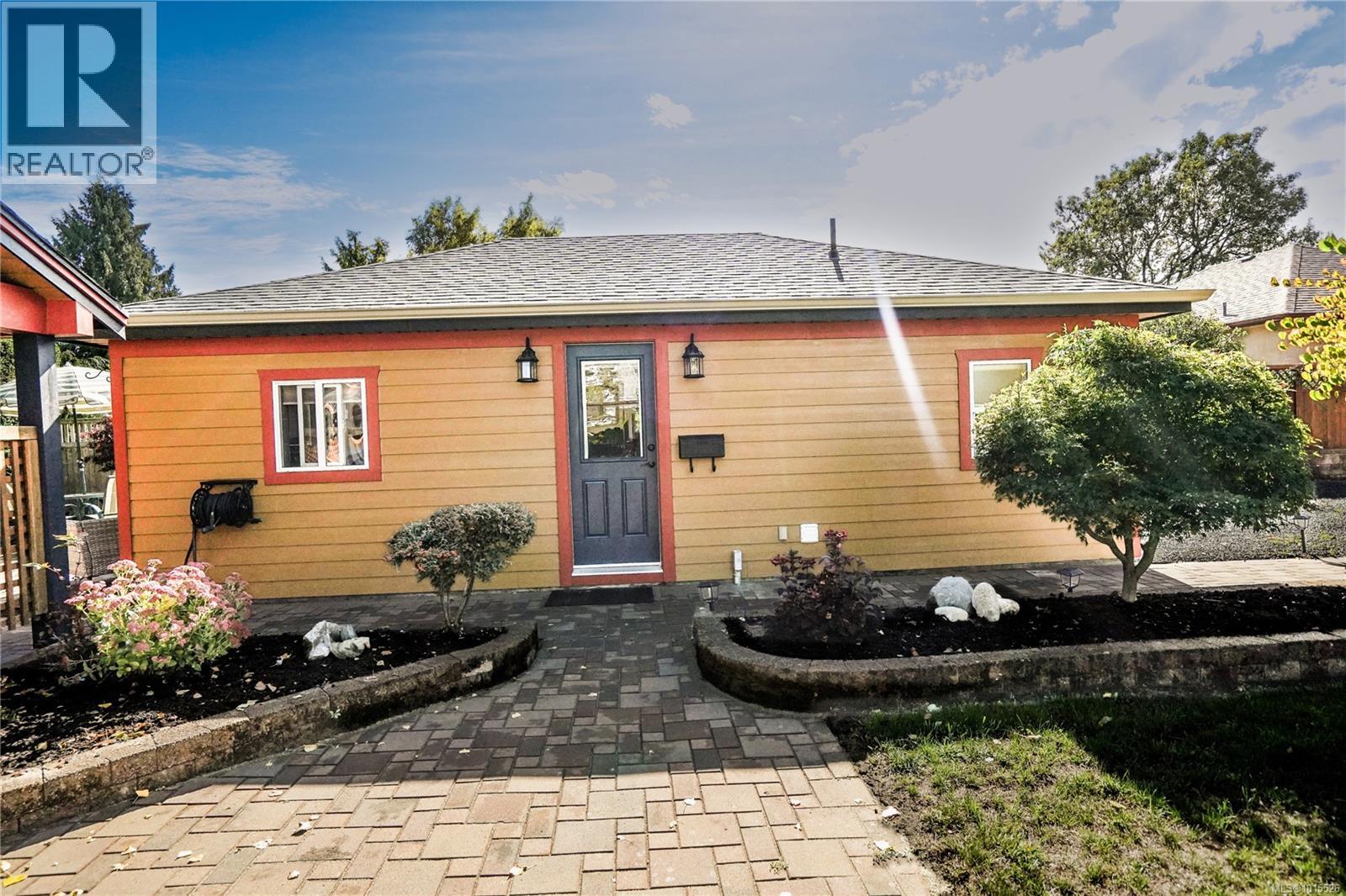 2617 Doncaster Dr, Victoria, British Columbia  V8R 2W5 - Photo 9 - 1015526