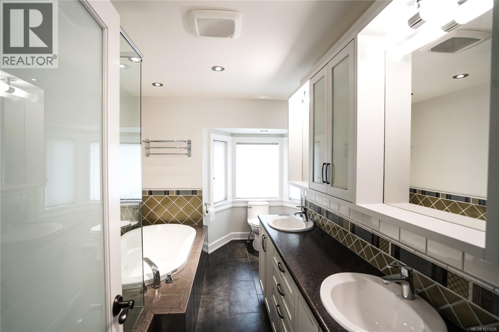 2617 Doncaster Dr, Victoria, British Columbia  V8R 2W5 - Photo 29 - 1015526