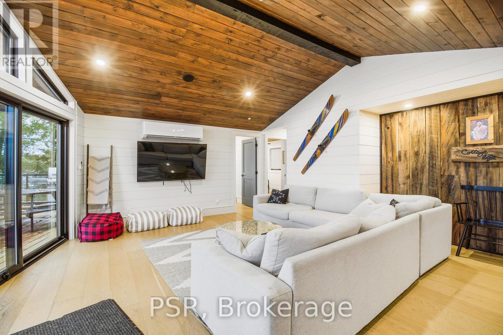 1069 White Eagle Road, Gravenhurst, Ontario  P0E 1G0 - Photo 25 - X12455602