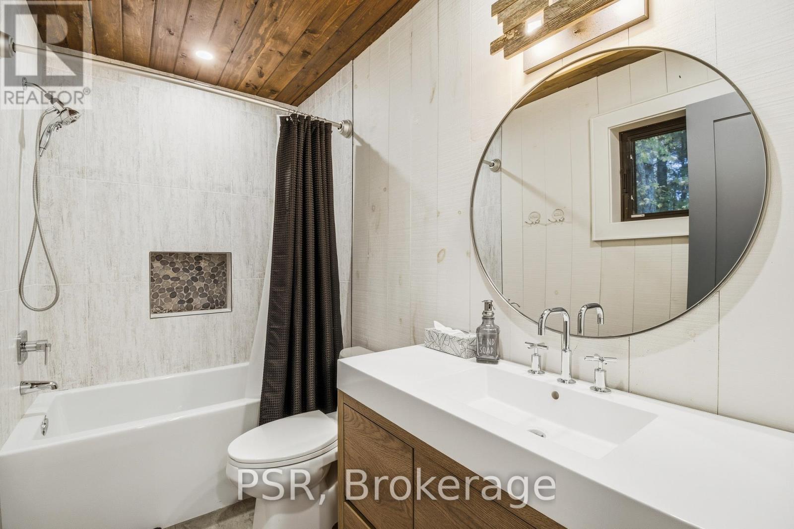 1069 White Eagle Road, Gravenhurst, Ontario  P0E 1G0 - Photo 28 - X12455602