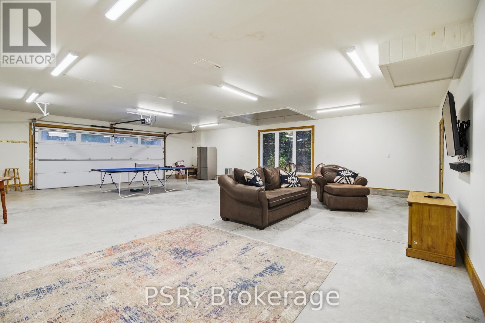 1069 White Eagle Road, Gravenhurst, Ontario  P0E 1G0 - Photo 39 - X12455602