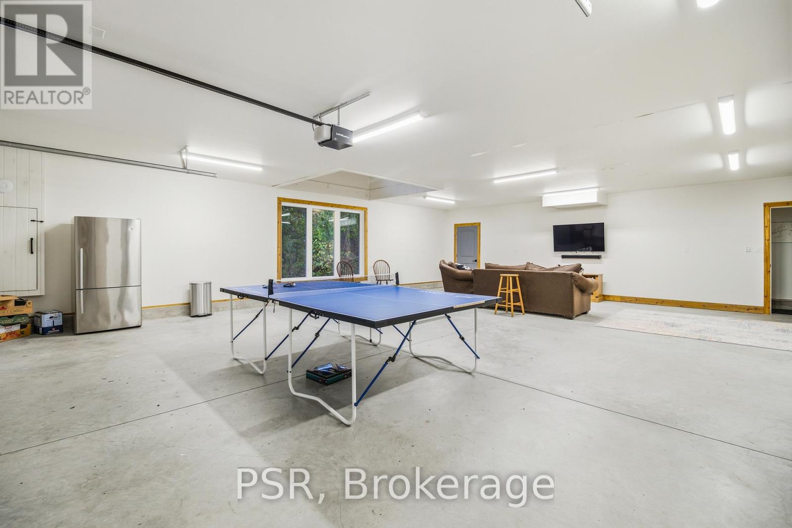 1069 White Eagle Road, Gravenhurst, Ontario  P0E 1G0 - Photo 40 - X12455602
