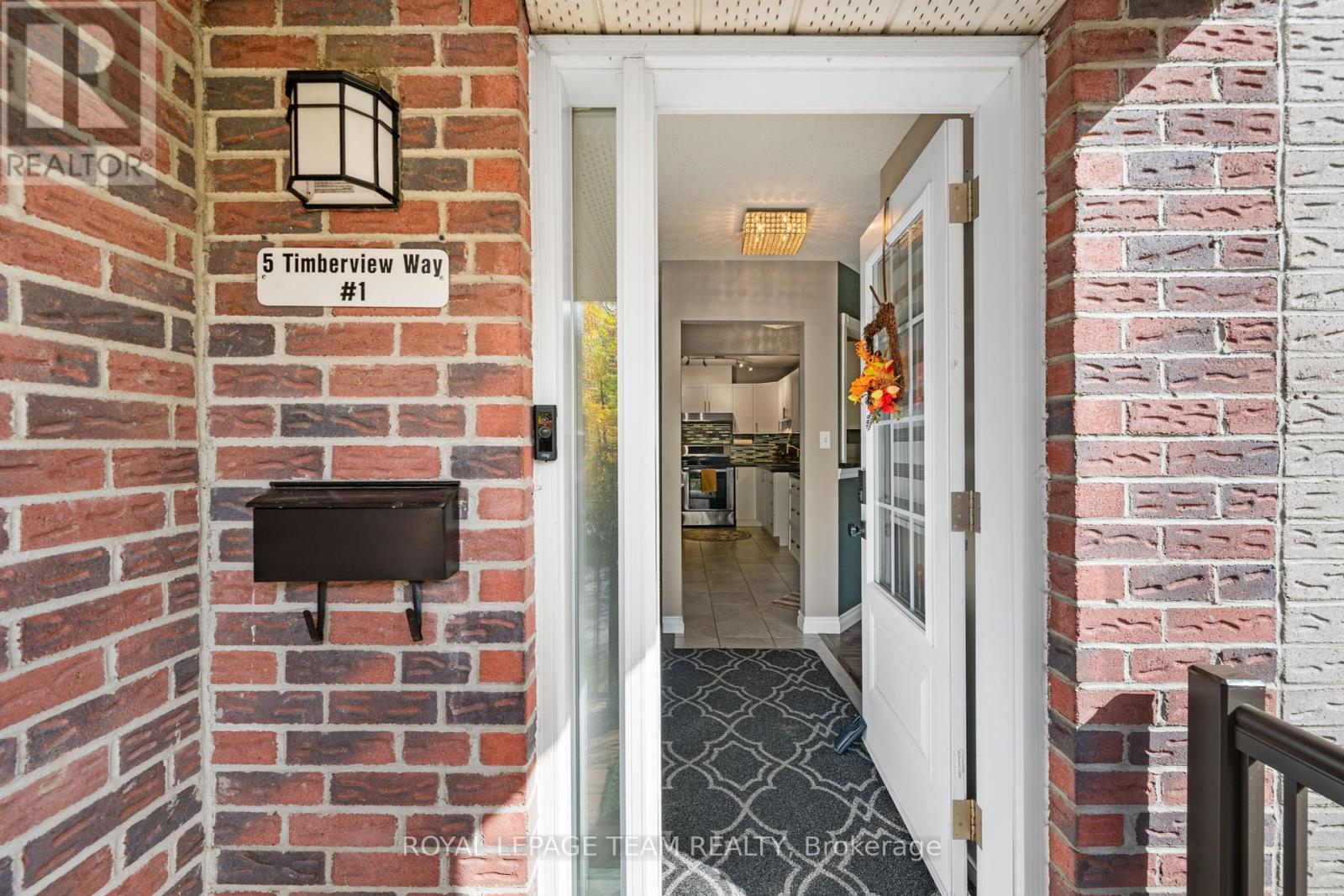 1 - 5 Timberview Way, Ottawa, Ontario  K2H 9M6 - Photo 3 - X12455604