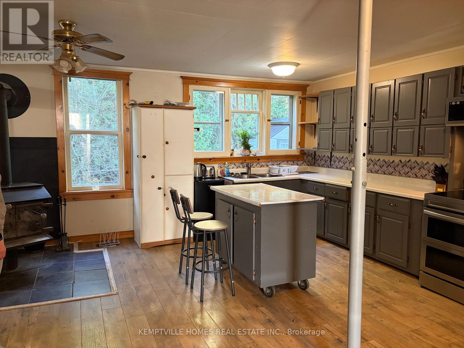 10 Bridge Street, North Grenville, Ontario  K0G 1S0 - Photo 12 - X12455612