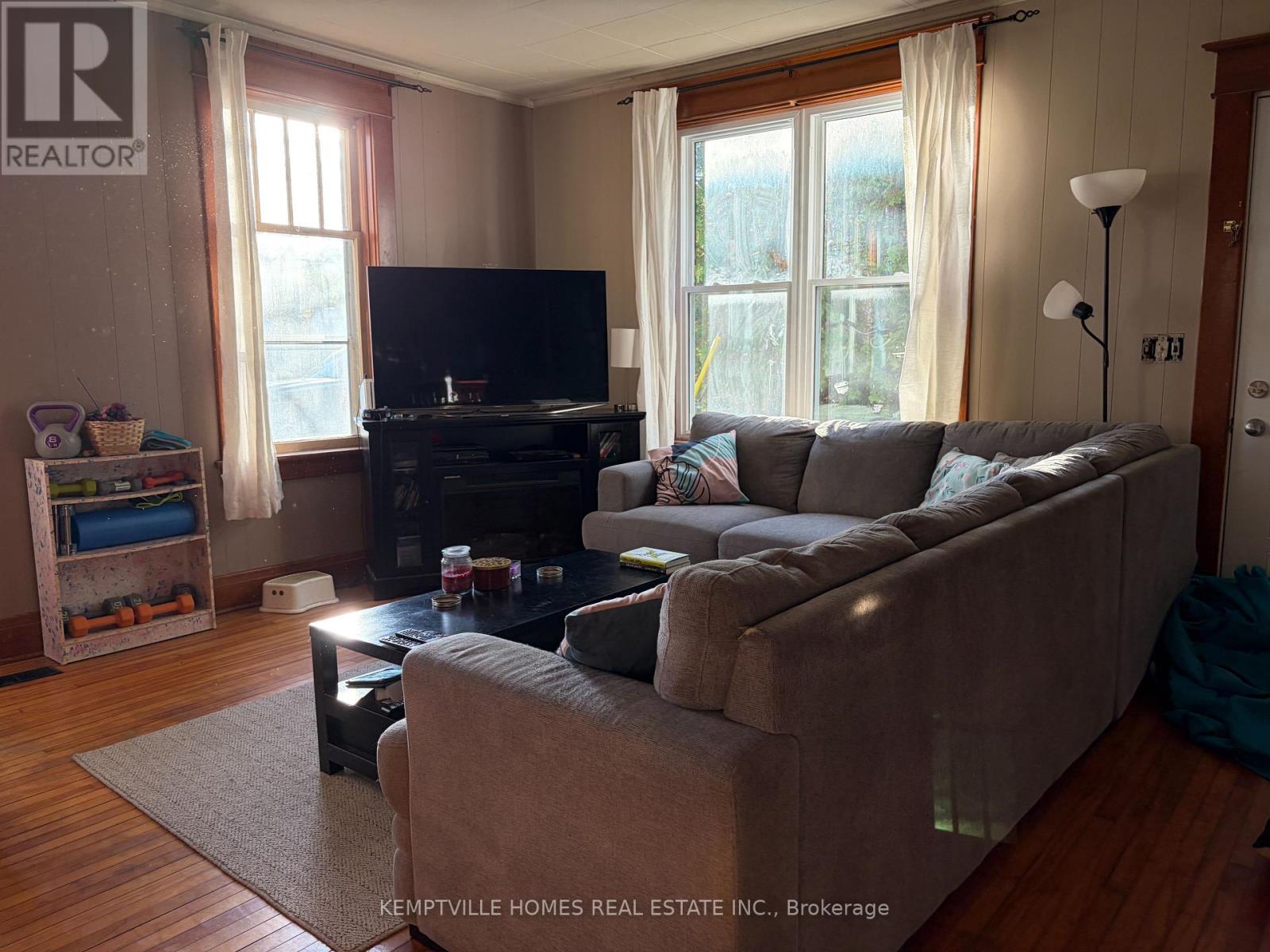 10 Bridge Street, North Grenville, Ontario  K0G 1S0 - Photo 36 - X12455612