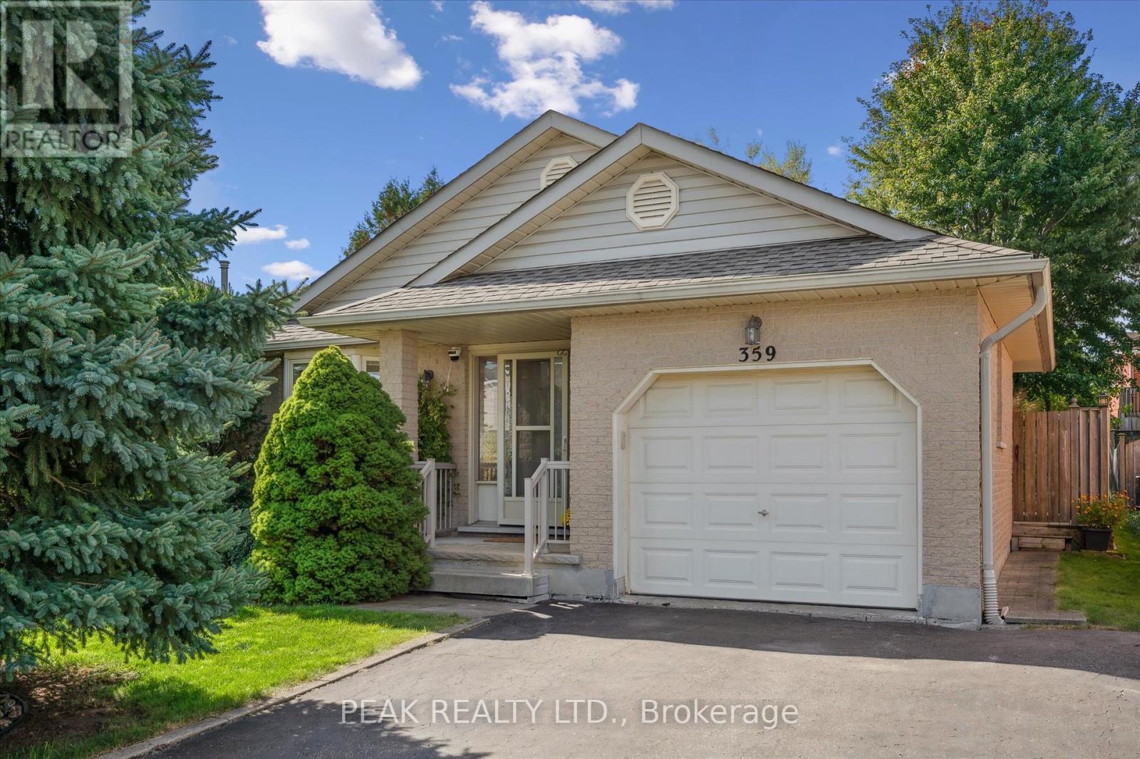 359 Westvale Drive, Waterloo, Ontario  N2T 2M6 - Photo 2 - X12455554