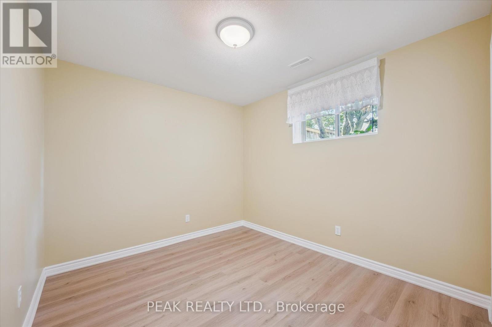 359 Westvale Drive, Waterloo, Ontario  N2T 2M6 - Photo 25 - X12455554