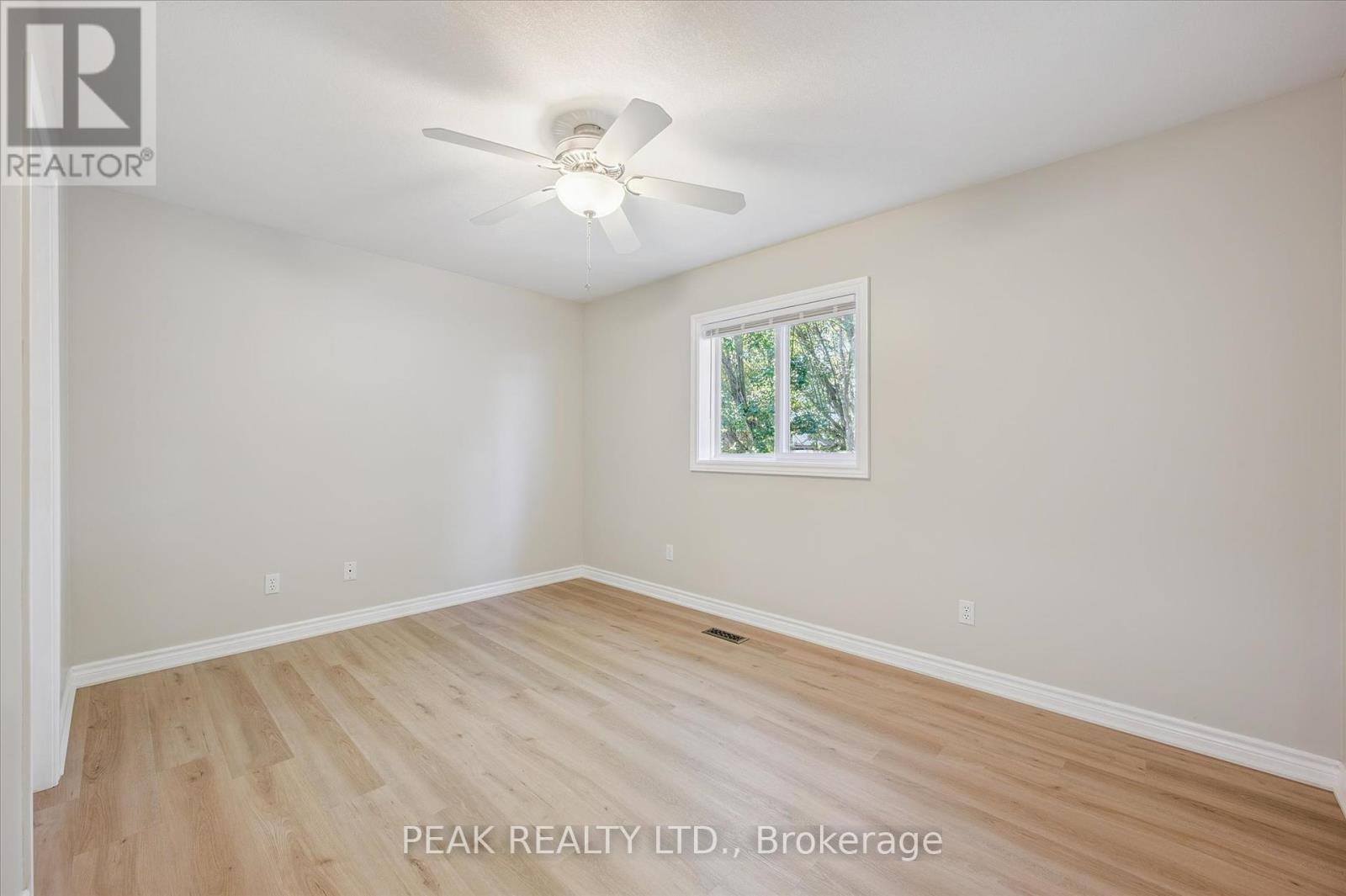 359 Westvale Drive, Waterloo, Ontario  N2T 2M6 - Photo 28 - X12455554
