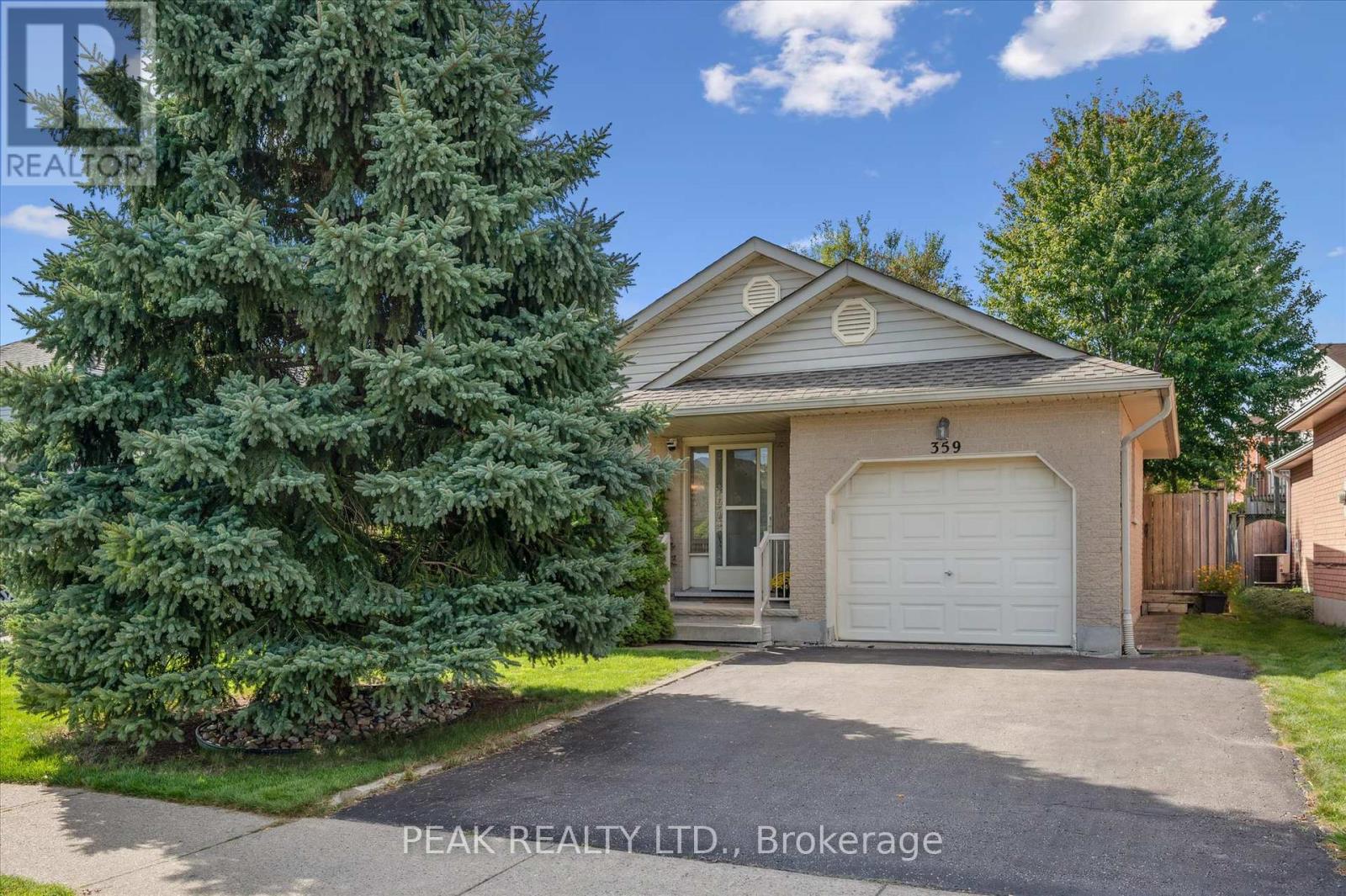 359 Westvale Drive, Waterloo, Ontario  N2T 2M6 - Photo 3 - X12455554