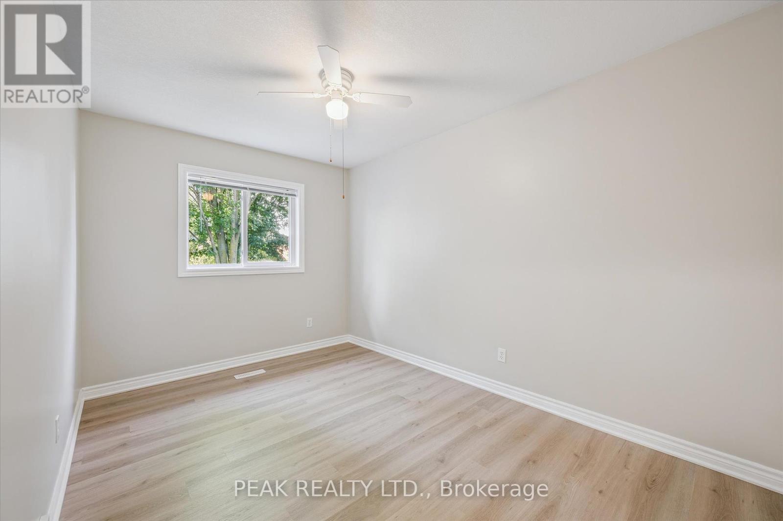 359 Westvale Drive, Waterloo, Ontario  N2T 2M6 - Photo 32 - X12455554