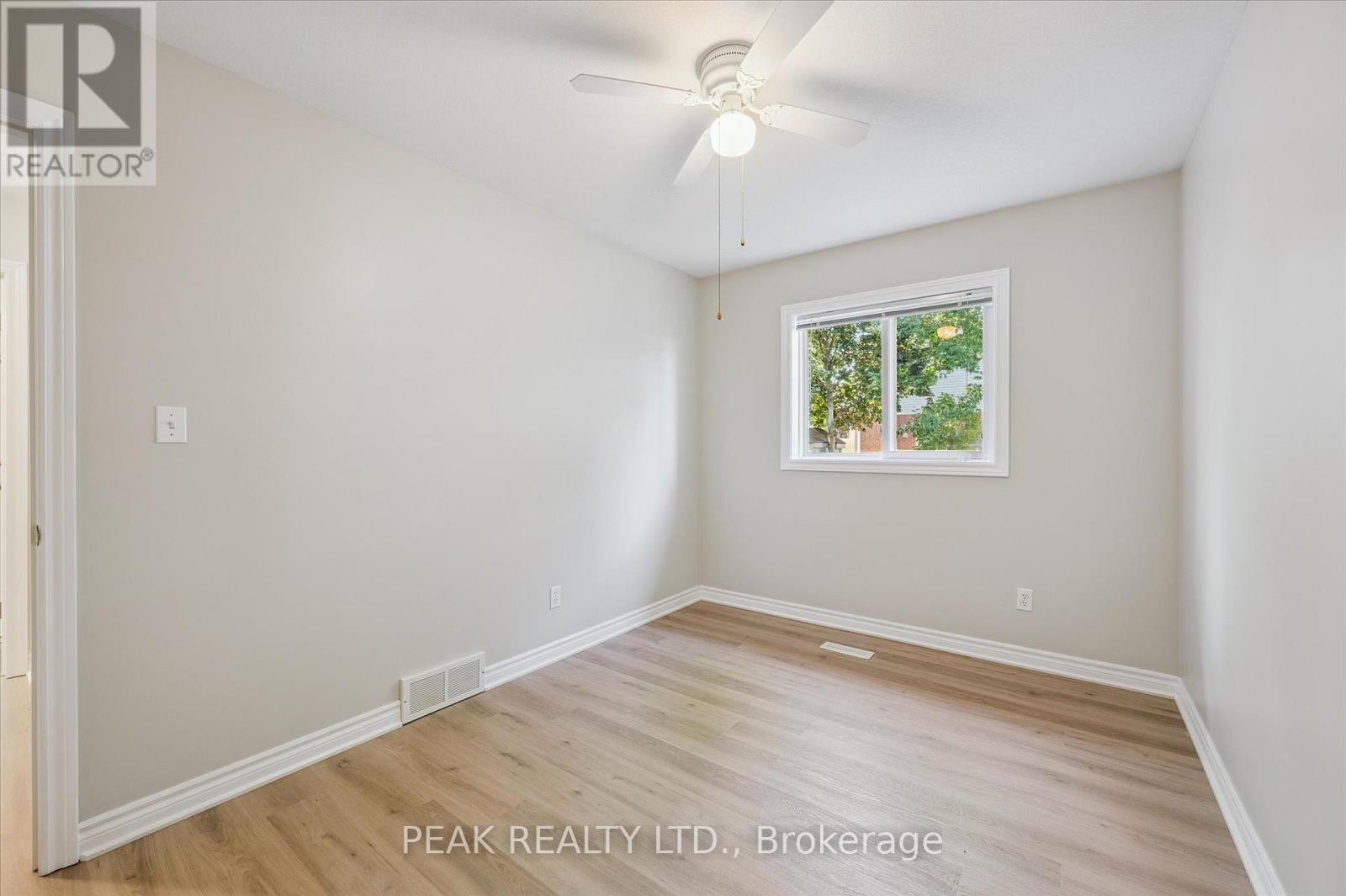 359 Westvale Drive, Waterloo, Ontario  N2T 2M6 - Photo 34 - X12455554