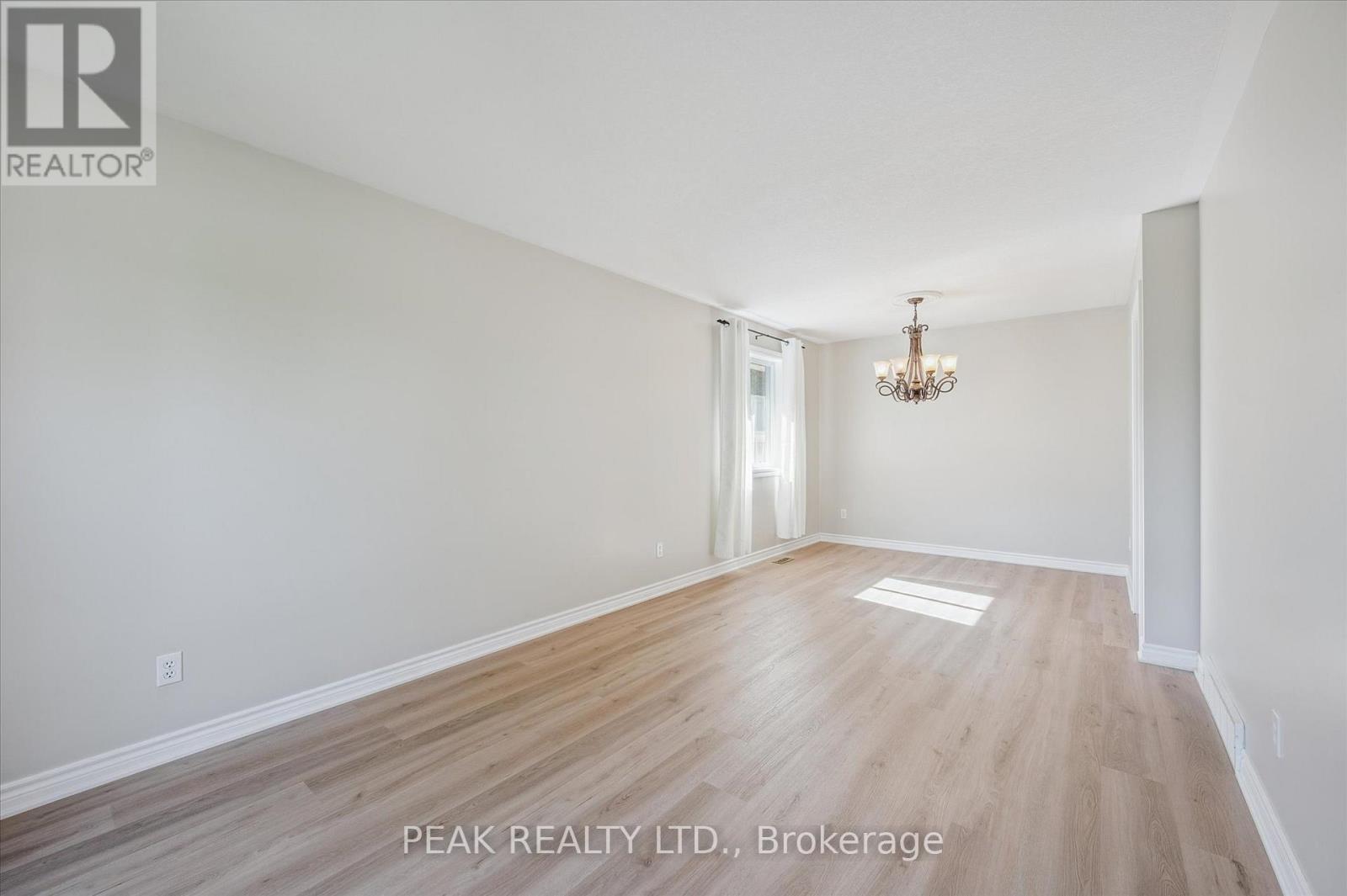 359 Westvale Drive, Waterloo, Ontario  N2T 2M6 - Photo 6 - X12455554