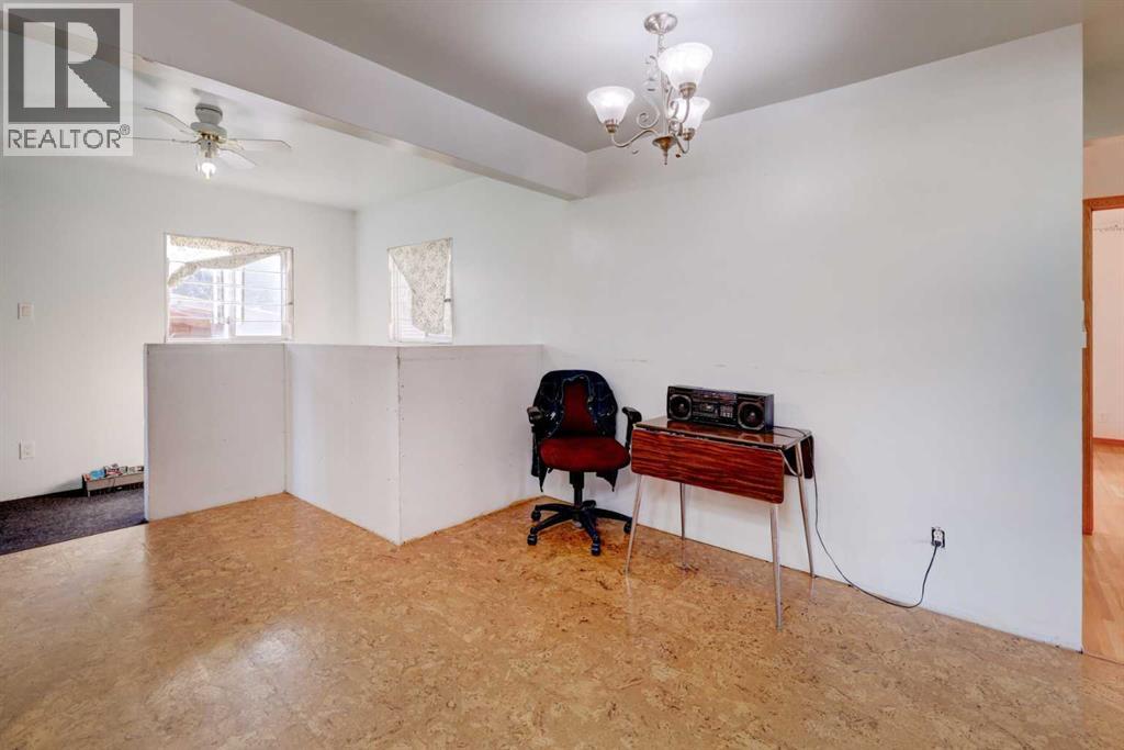8127 43 Avenue Nw, Calgary, Alberta  T3B 1X8 - Photo 17 - A2259528