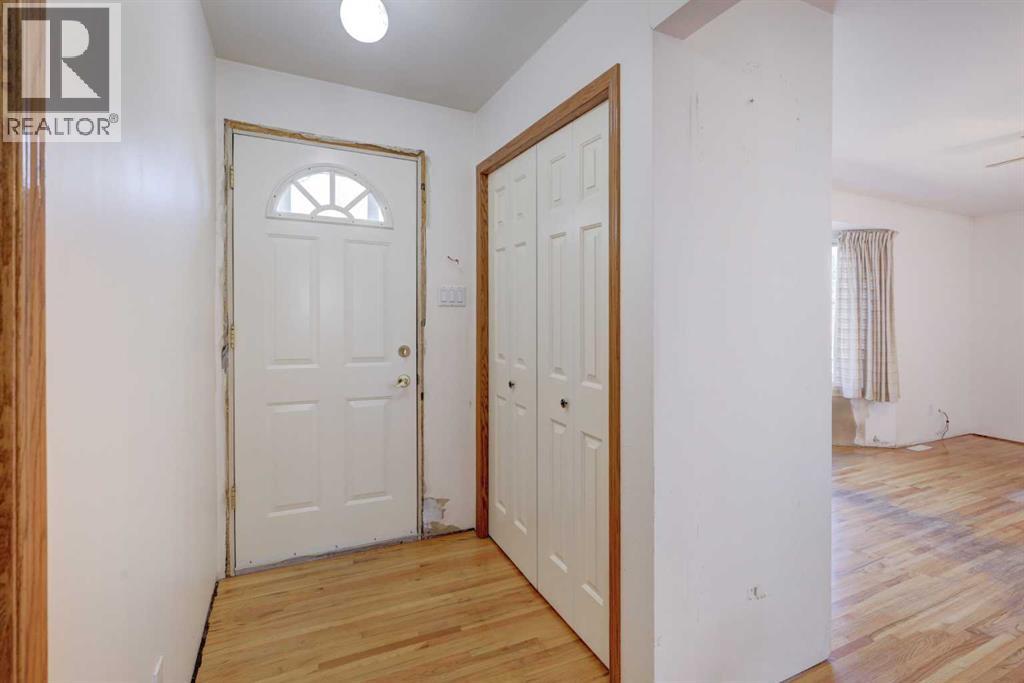 8127 43 Avenue Nw, Calgary, Alberta  T3B 1X8 - Photo 27 - A2259528