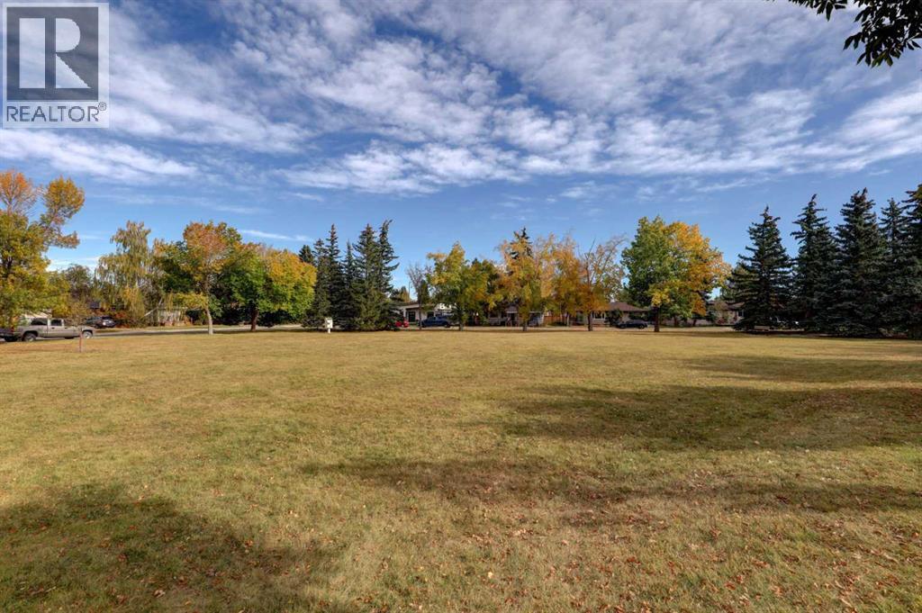 8127 43 Avenue Nw, Calgary, Alberta  T3B 1X8 - Photo 37 - A2259528