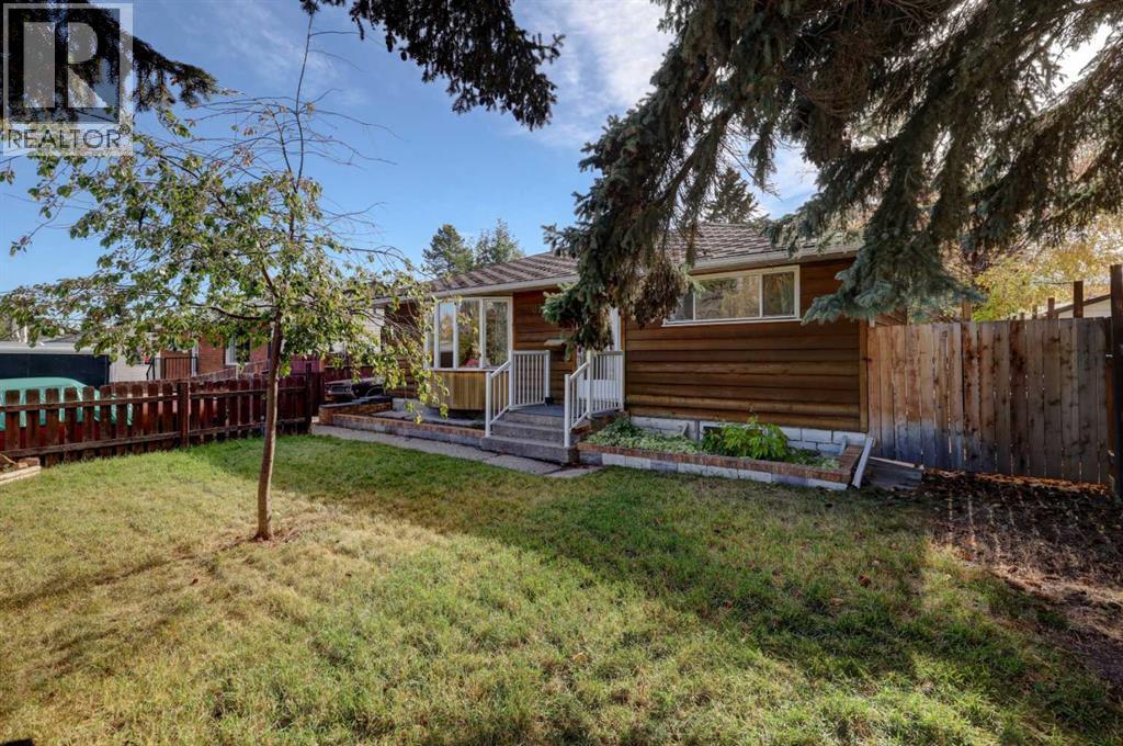 8127 43 Avenue Nw, Calgary, Alberta  T3B 1X8 - Photo 5 - A2259528