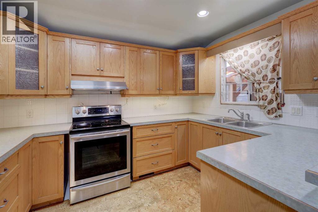 8127 43 Avenue Nw, Calgary, Alberta  T3B 1X8 - Photo 9 - A2259528