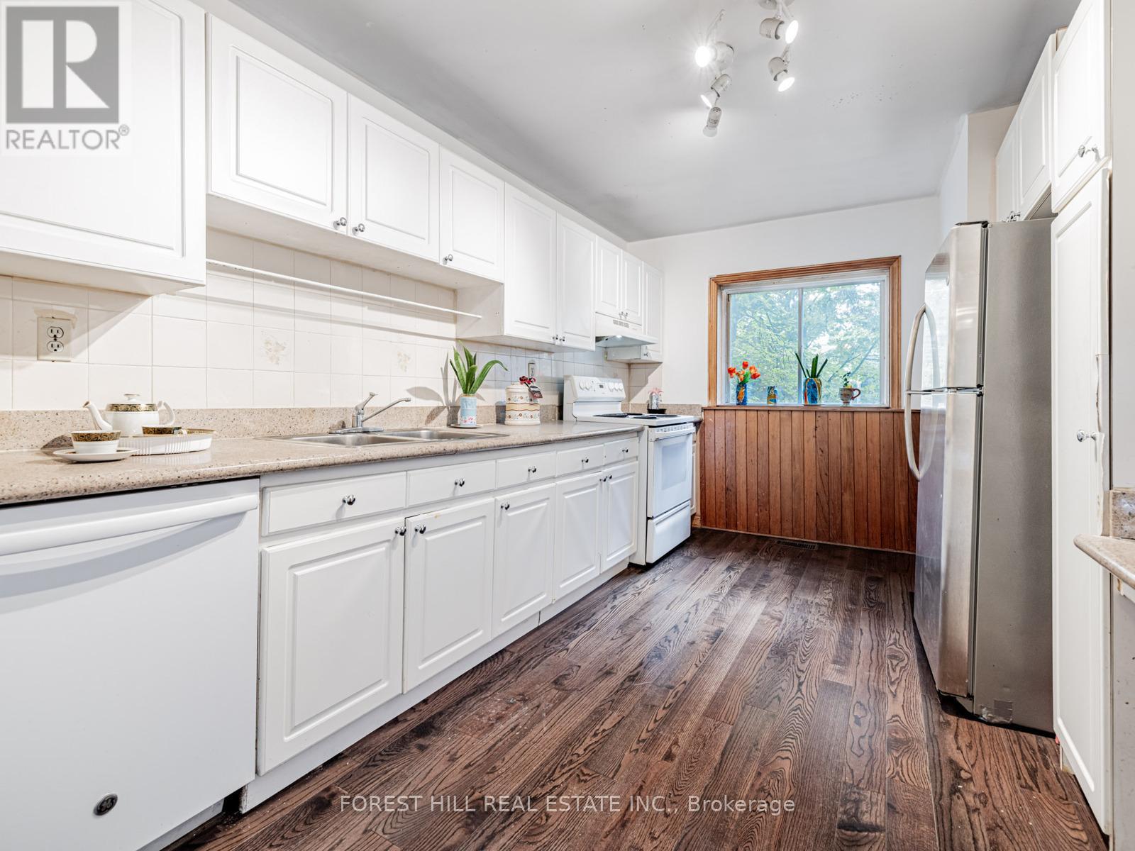 309 Hillcrest Avenue, Toronto, Ontario  M2N 3P5 - Photo 6 - C12453977