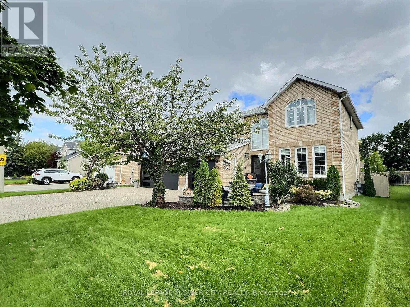 70 Colonel Bertram Road, Brampton, Ontario  L6Z 4T6 - Photo 2 - W12455417