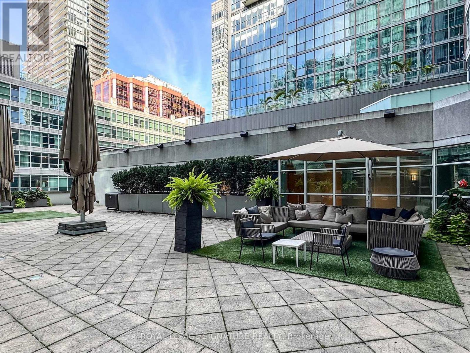 525 - 36 Blue Jays Way, Toronto, Ontario  M5V 3T3 - Photo 37 - C12455606