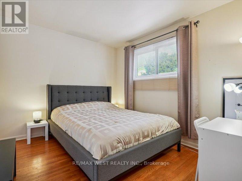57 East 36th Street, Hamilton, Ontario  L8V 3Y8 - Photo 5 - X12395441