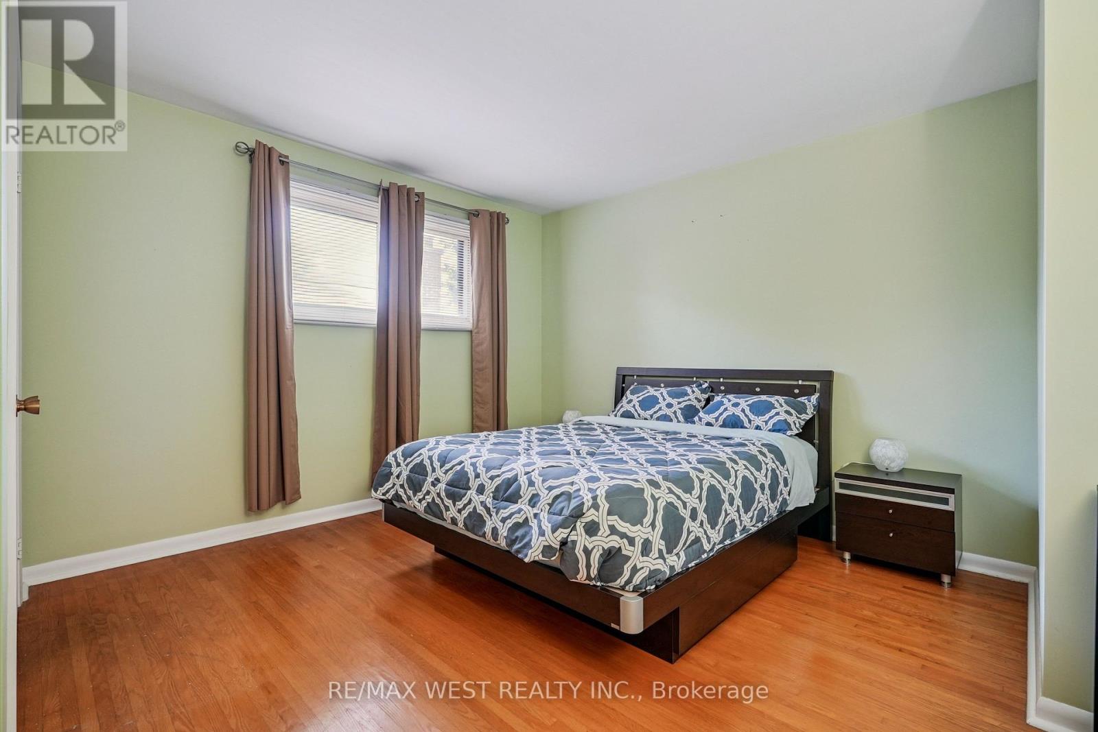 57 East 36th Street, Hamilton, Ontario  L8V 3Y8 - Photo 7 - X12395441