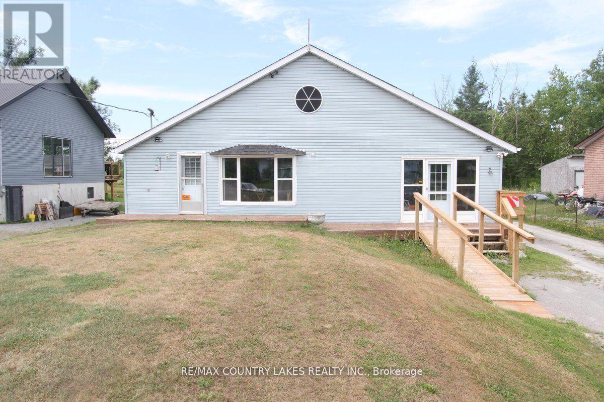 262 Mcguire Beach Road, Kawartha Lakes, Ontario  K0M 2B0 - Photo 2 - X12454391