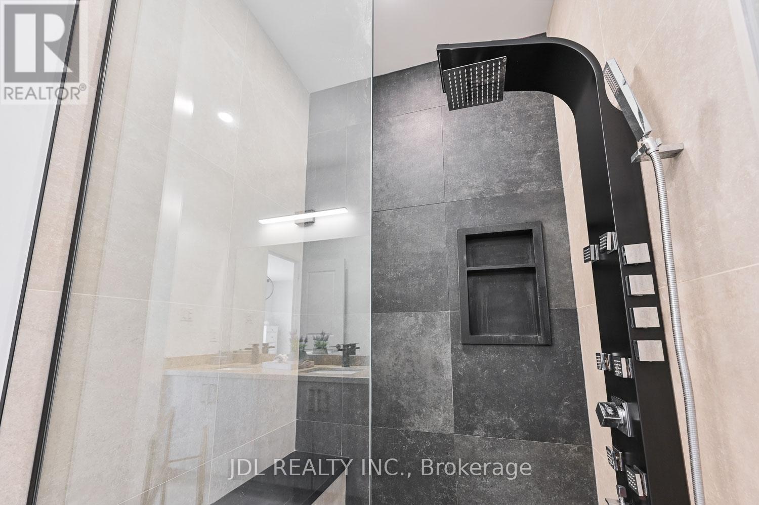 17 Thomas Foster Street, Markham, Ontario  L6C 0Z4 - Photo 17 - N12455439