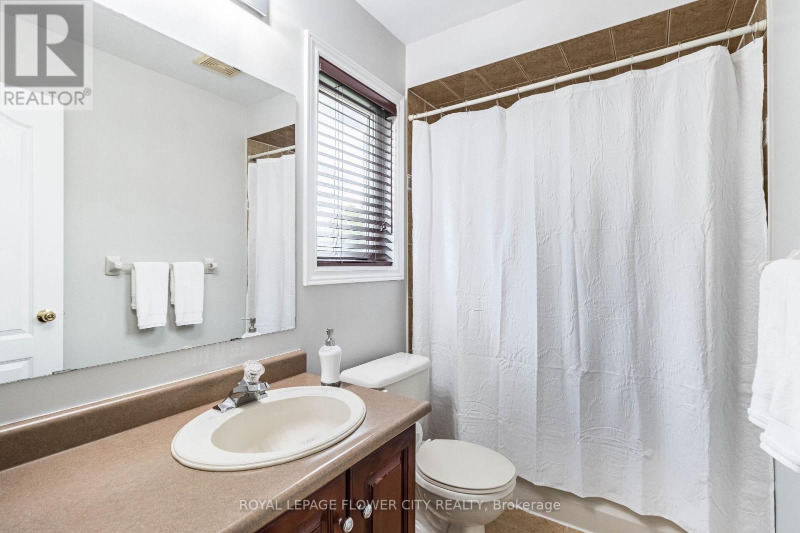 70 Colonel Bertram Road, Brampton, Ontario  L6Z 4T6 - Photo 29 - W12455417