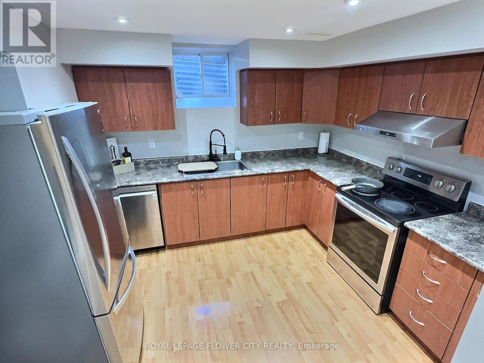 70 Colonel Bertram Road, Brampton, Ontario  L6Z 4T6 - Photo 42 - W12455417