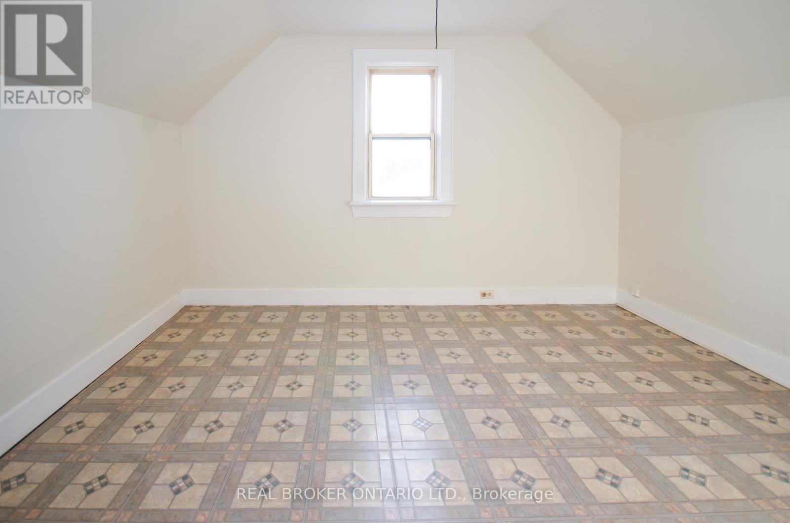 463 Lorne Street, Greater Sudbury (Sudbury), Ontario  P3C 4R3 - Photo 9 - X12410894