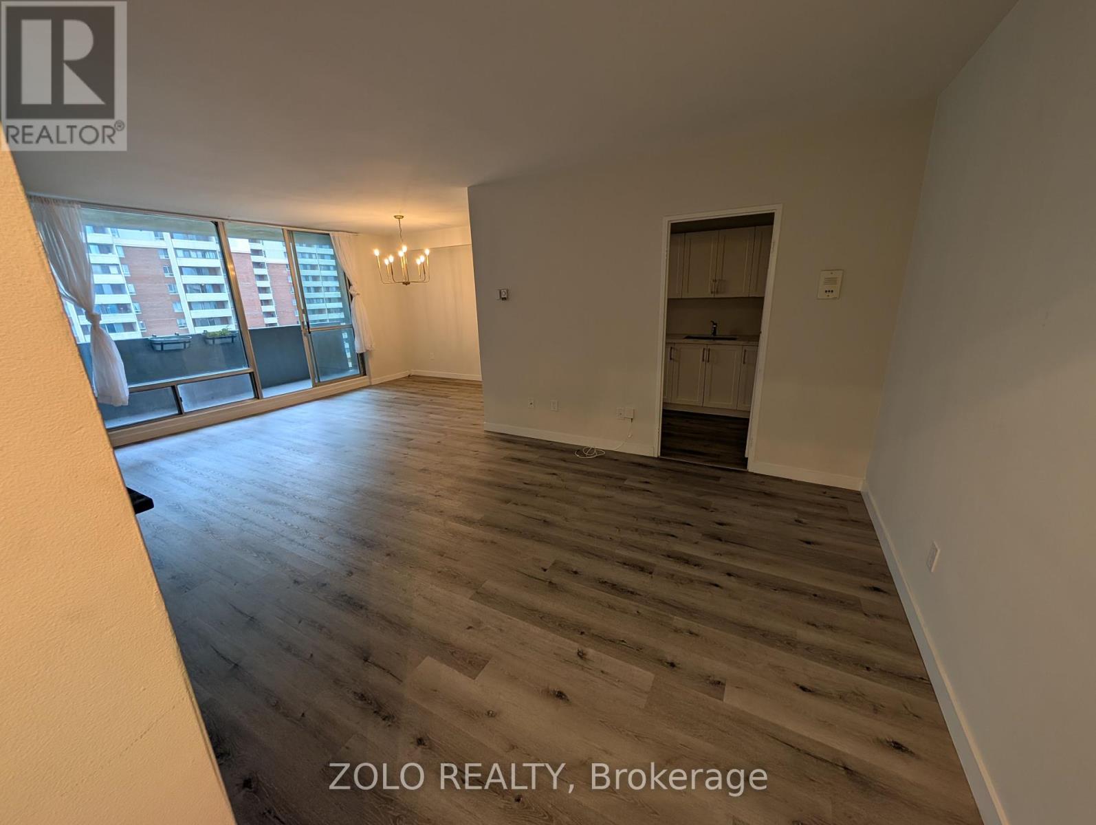 1801 - 5 Massey Square, Toronto, Ontario  M4C 5L6 - Photo 7 - E12455586