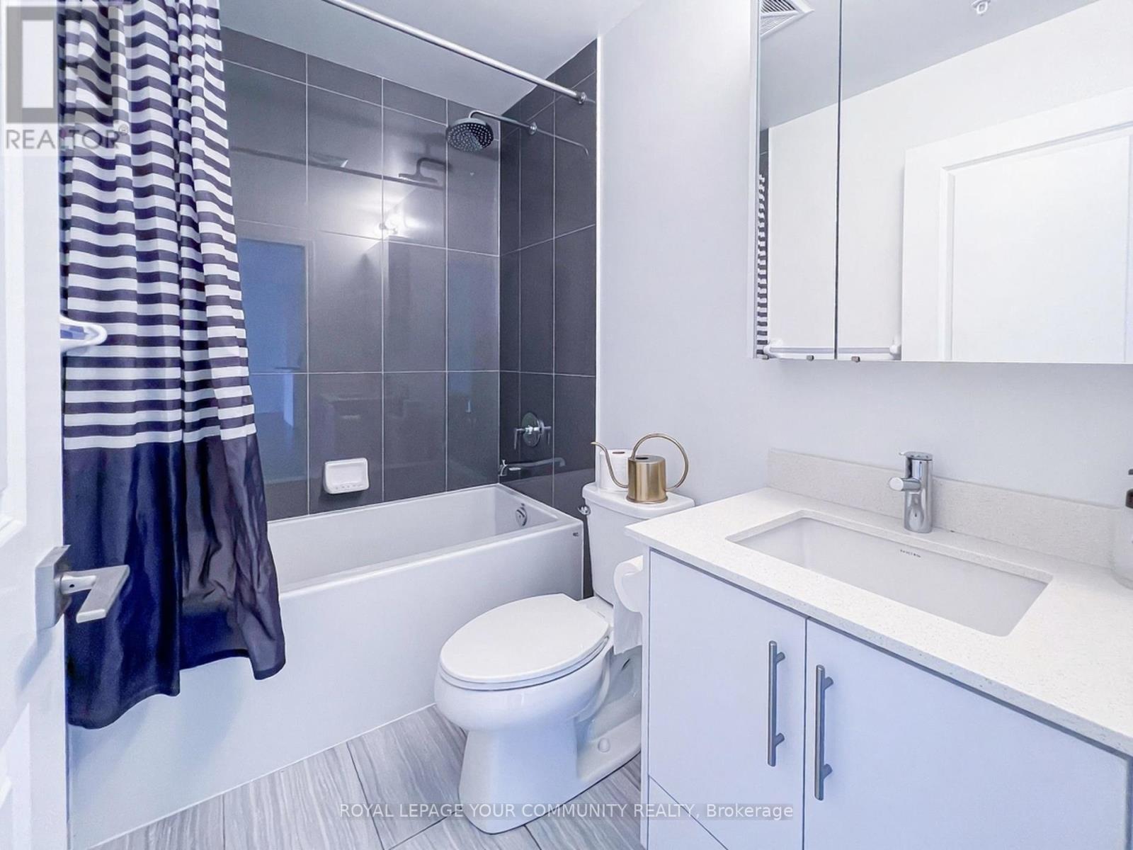 1501 - 75 Oneida Crescent, Richmond Hill, Ontario  L4B 0B1 - Photo 13 - N12455605