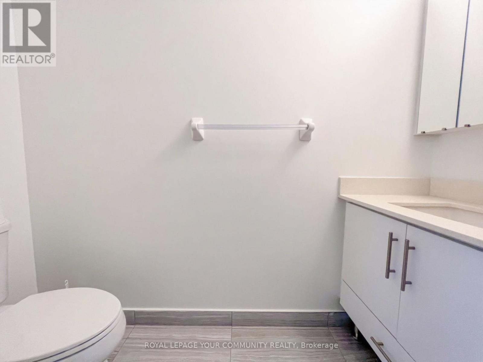 1501 - 75 Oneida Crescent, Richmond Hill, Ontario  L4B 0B1 - Photo 3 - N12455605