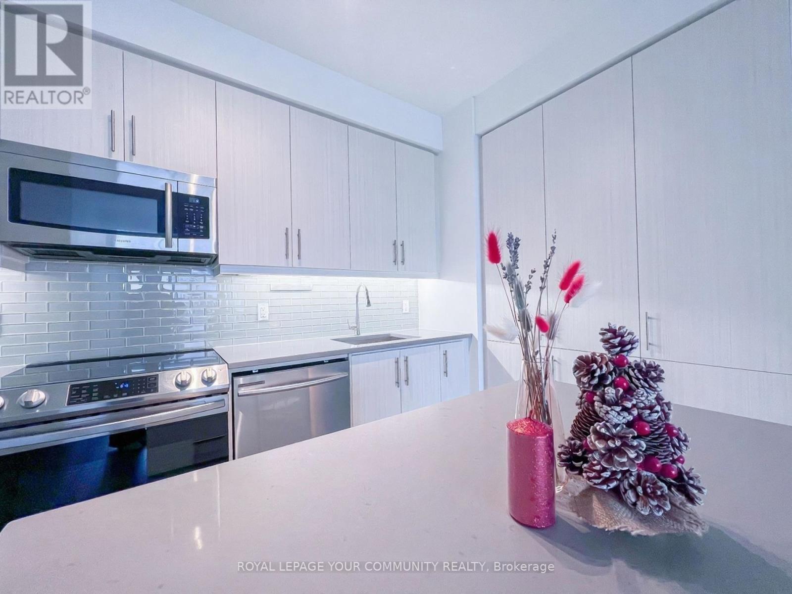 1501 - 75 Oneida Crescent, Richmond Hill, Ontario  L4B 0B1 - Photo 8 - N12455605