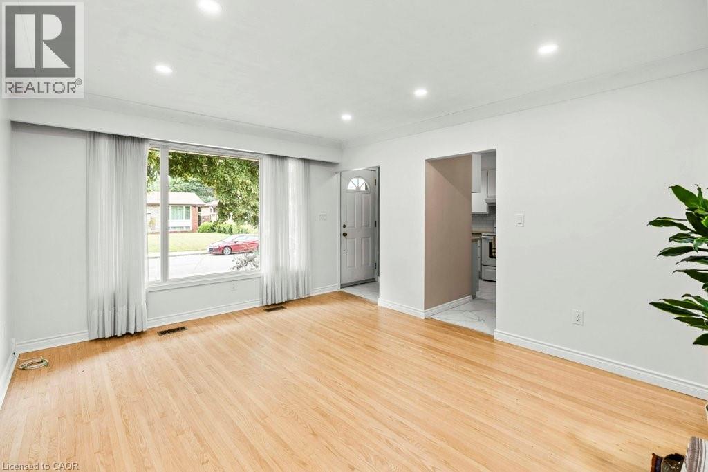 25 Greeningdon Drive, Hamilton, Ontario  L9A 3A8 - Photo 4 - 40749097