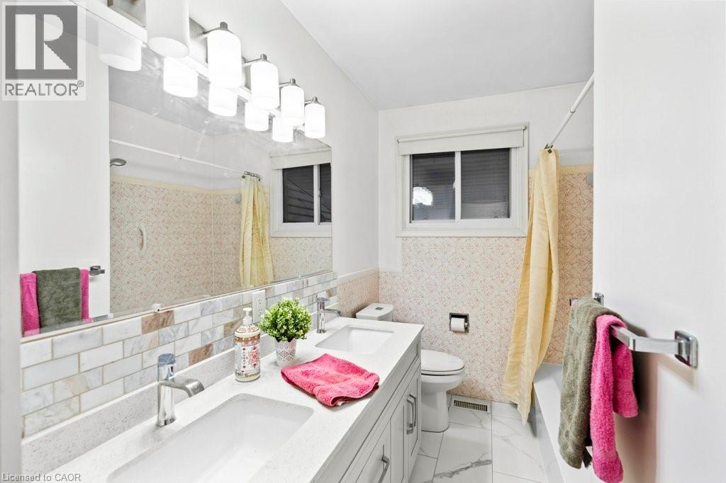 25 Greeningdon Drive, Hamilton, Ontario  L9A 3A8 - Photo 16 - 40749097