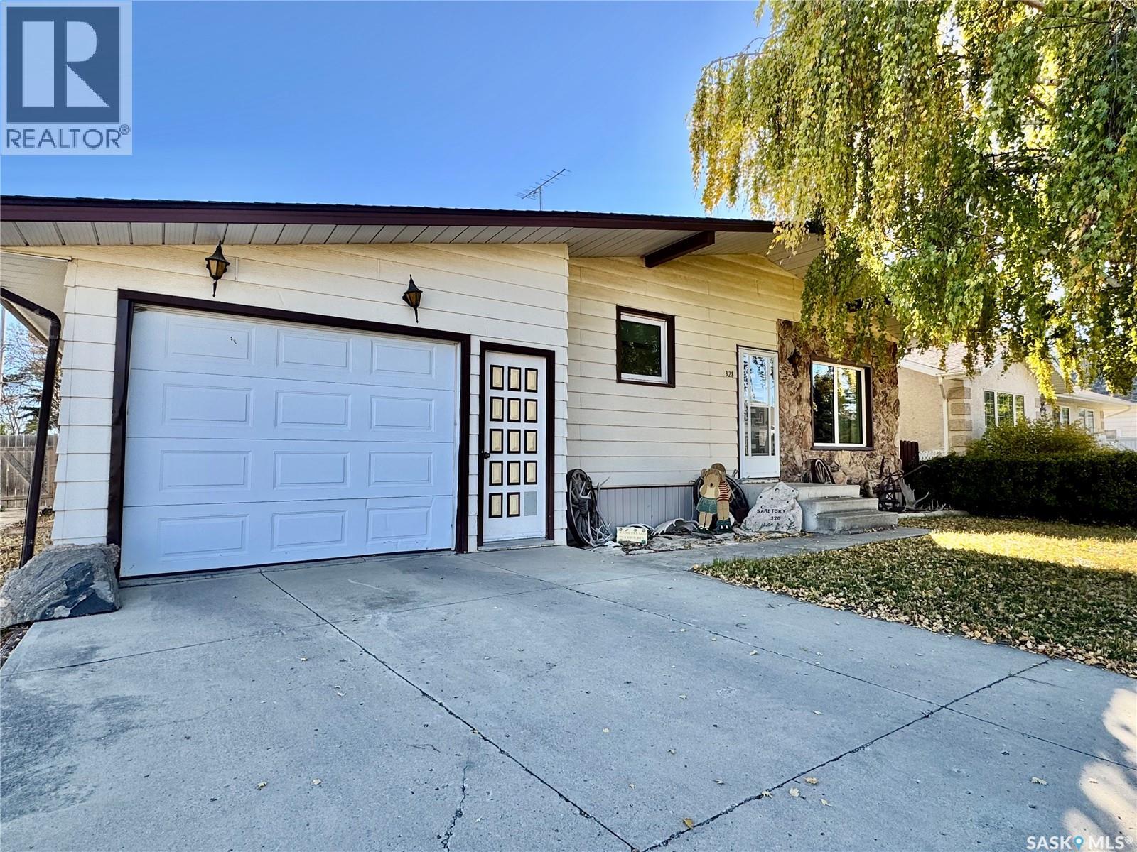 328 7th STREET, Humboldt, Saskatchewan