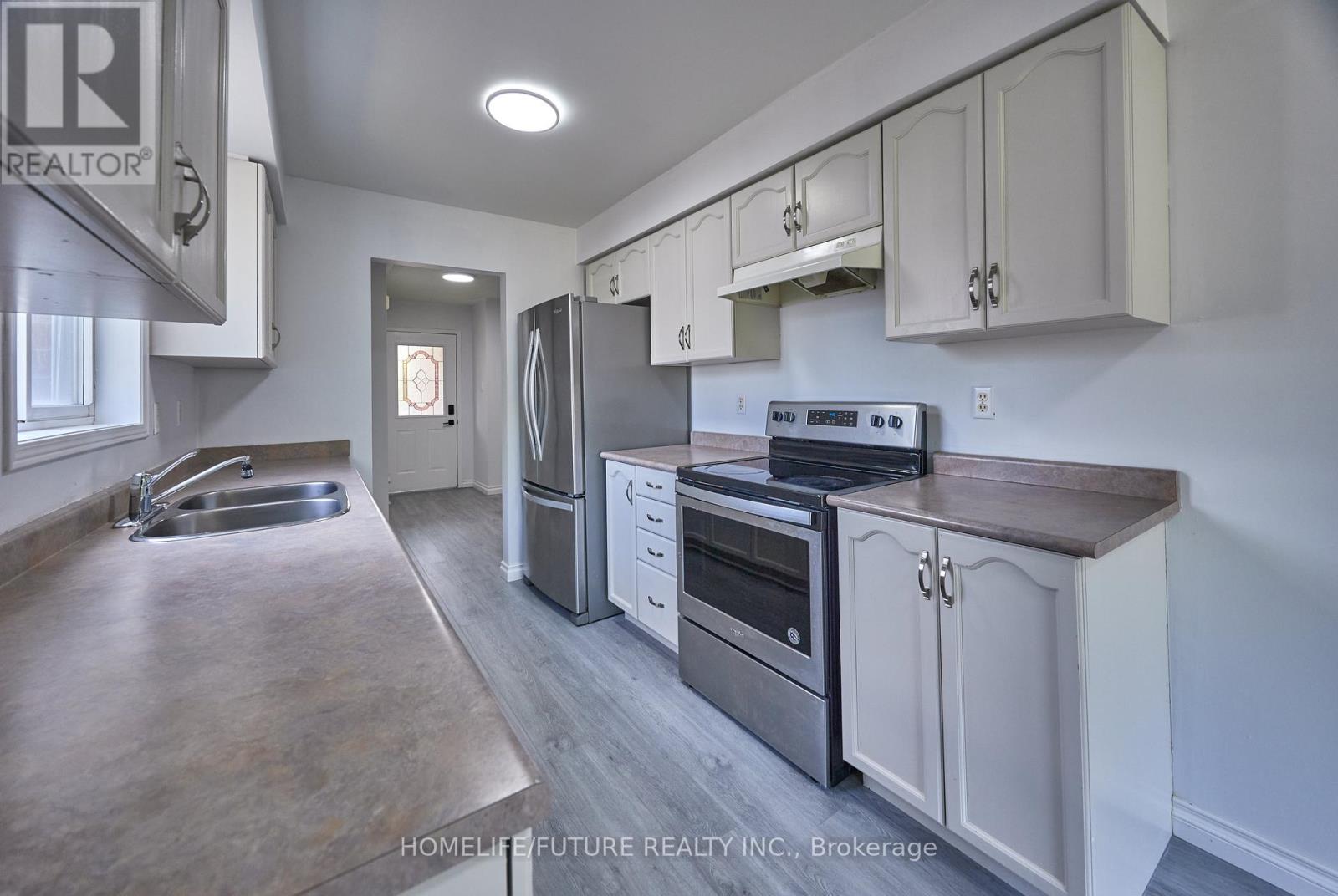 6 Pickett Crescent, Barrie, Ontario  L4N 8B8 - Photo 11 - S12455613