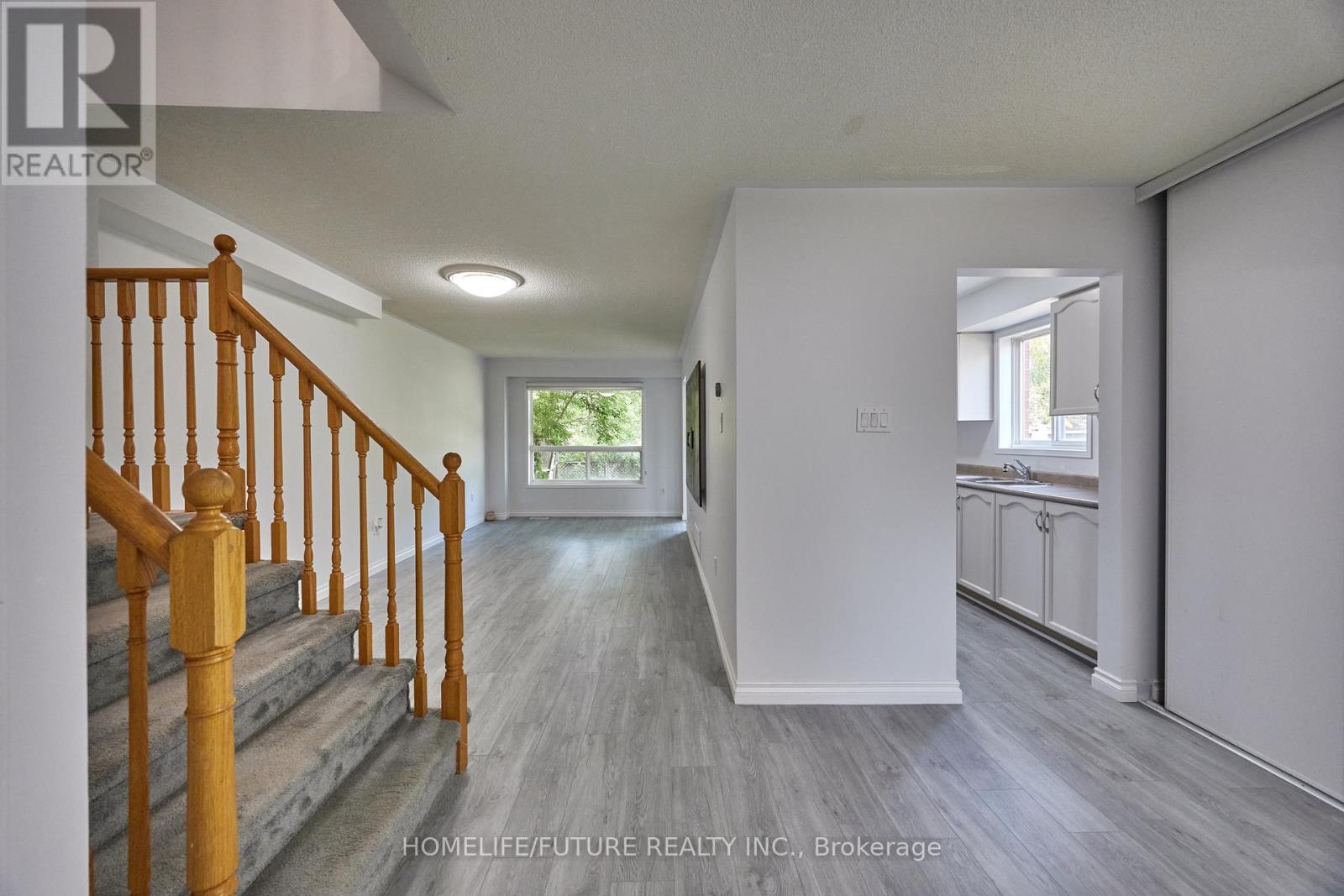 6 Pickett Crescent, Barrie, Ontario  L4N 8B8 - Photo 12 - S12455613