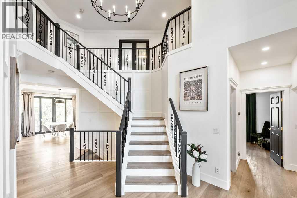 311 Simcrest Heights Sw, Calgary, Alberta  T3H 4K2 - Photo 4 - A2263261