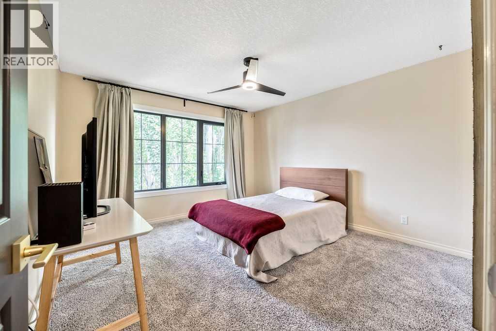 311 Simcrest Heights Sw, Calgary, Alberta  T3H 4K2 - Photo 27 - A2263261