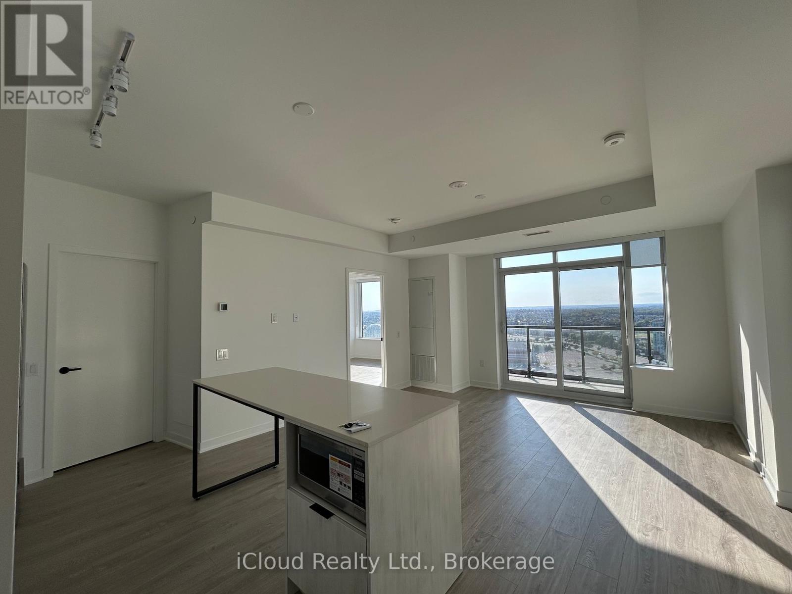1908 - 2495 Eglinton Avenue W, Mississauga, Ontario  L5M 2V8 - Photo 6 - W12455590