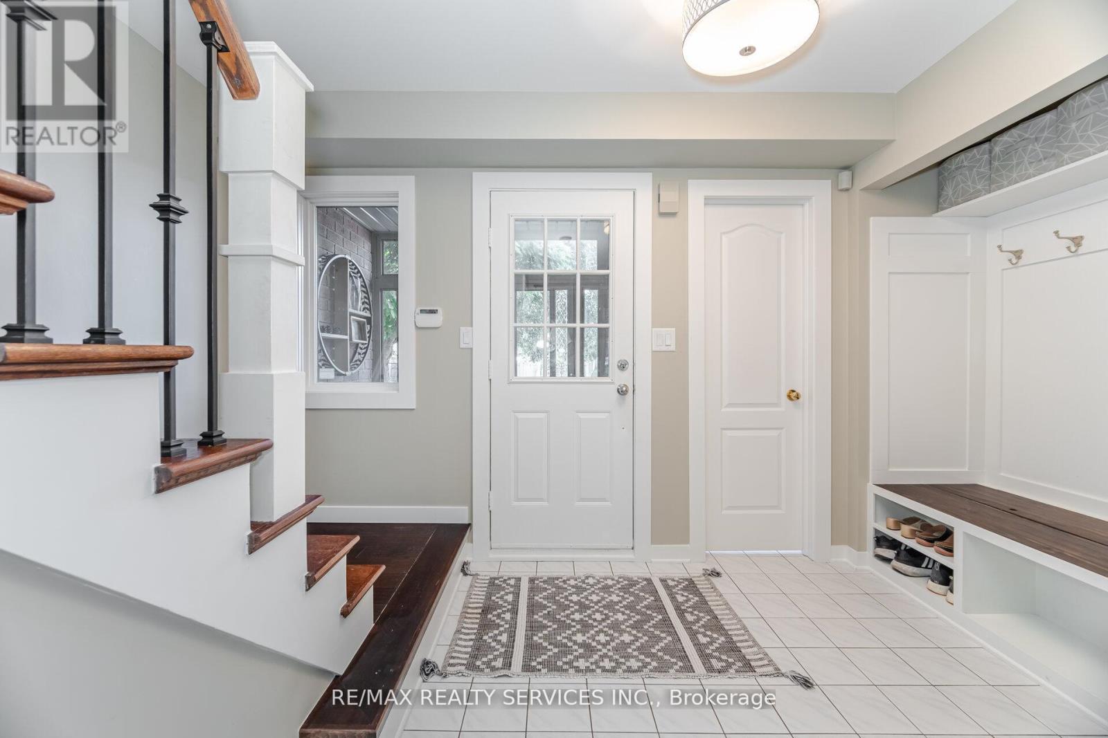 10 Deer Creek Place, Brampton, Ontario  L6Z 4T5 - Photo 6 - W12455593