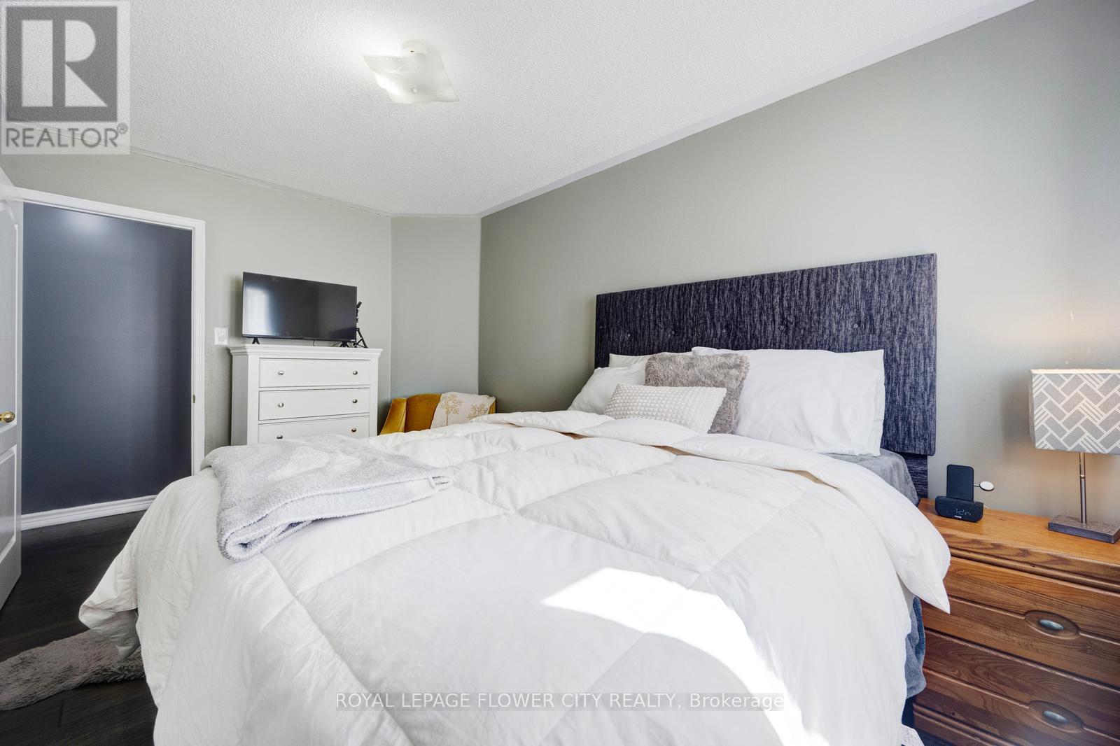 607 Rossellini Drive, Mississauga, Ontario  L5W 1M5 - Photo 23 - W12455521