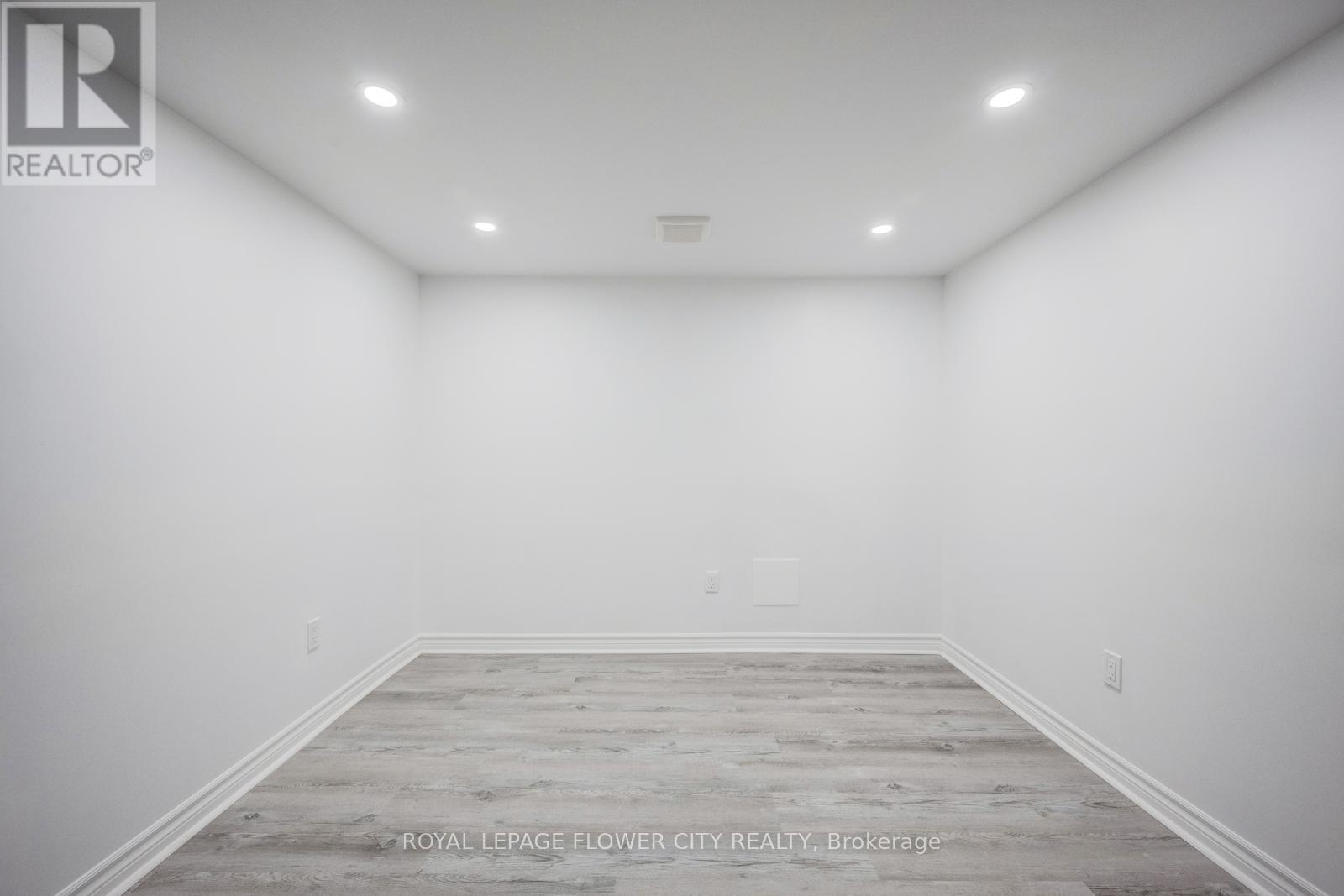 607 Rossellini Drive, Mississauga, Ontario  L5W 1M5 - Photo 38 - W12455521